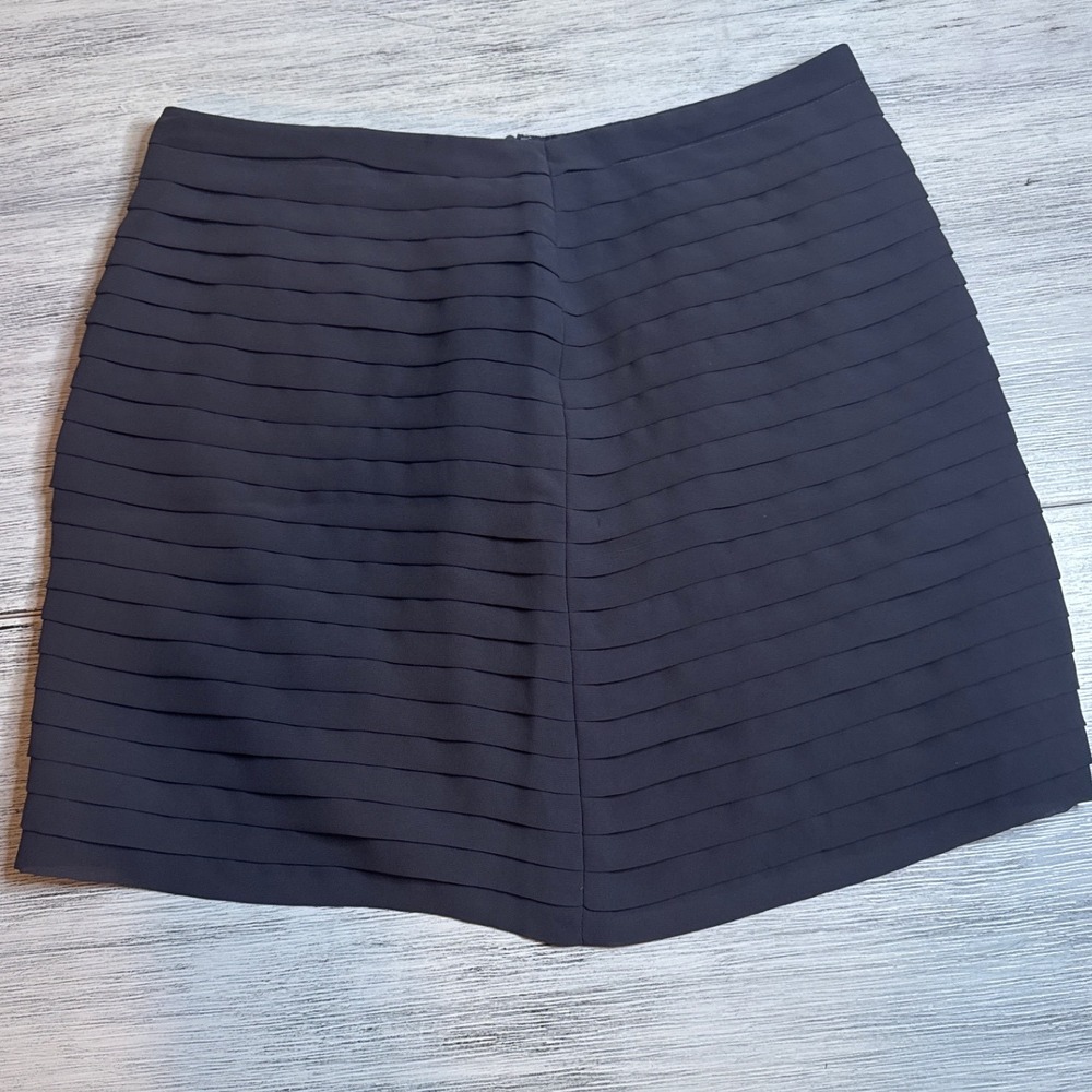 Banana Republic gray Tiered Ruffle Pleated Mini Skirt Size 4